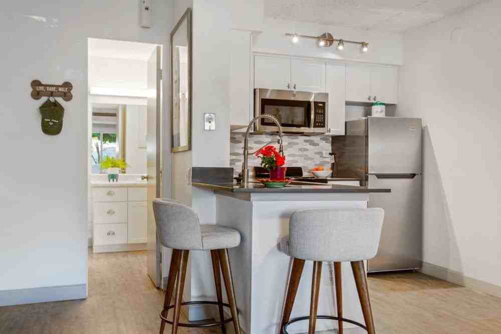 5115 N 40th St - Photo 2 of 33