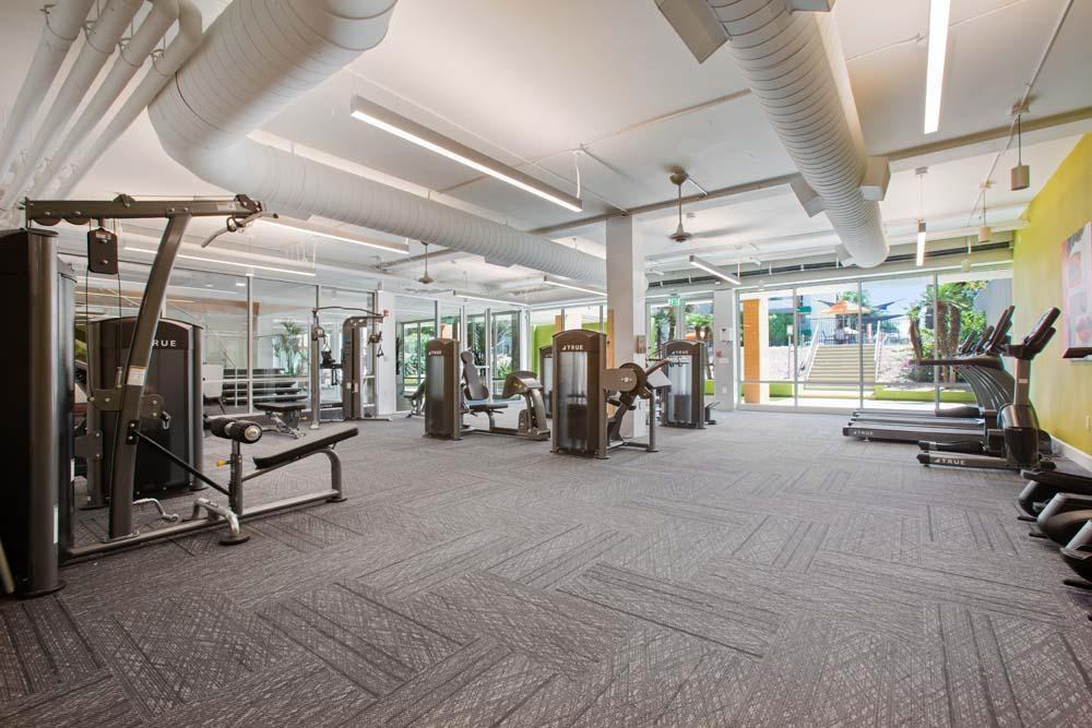 5115 N 40th St - Photo 4 of 33