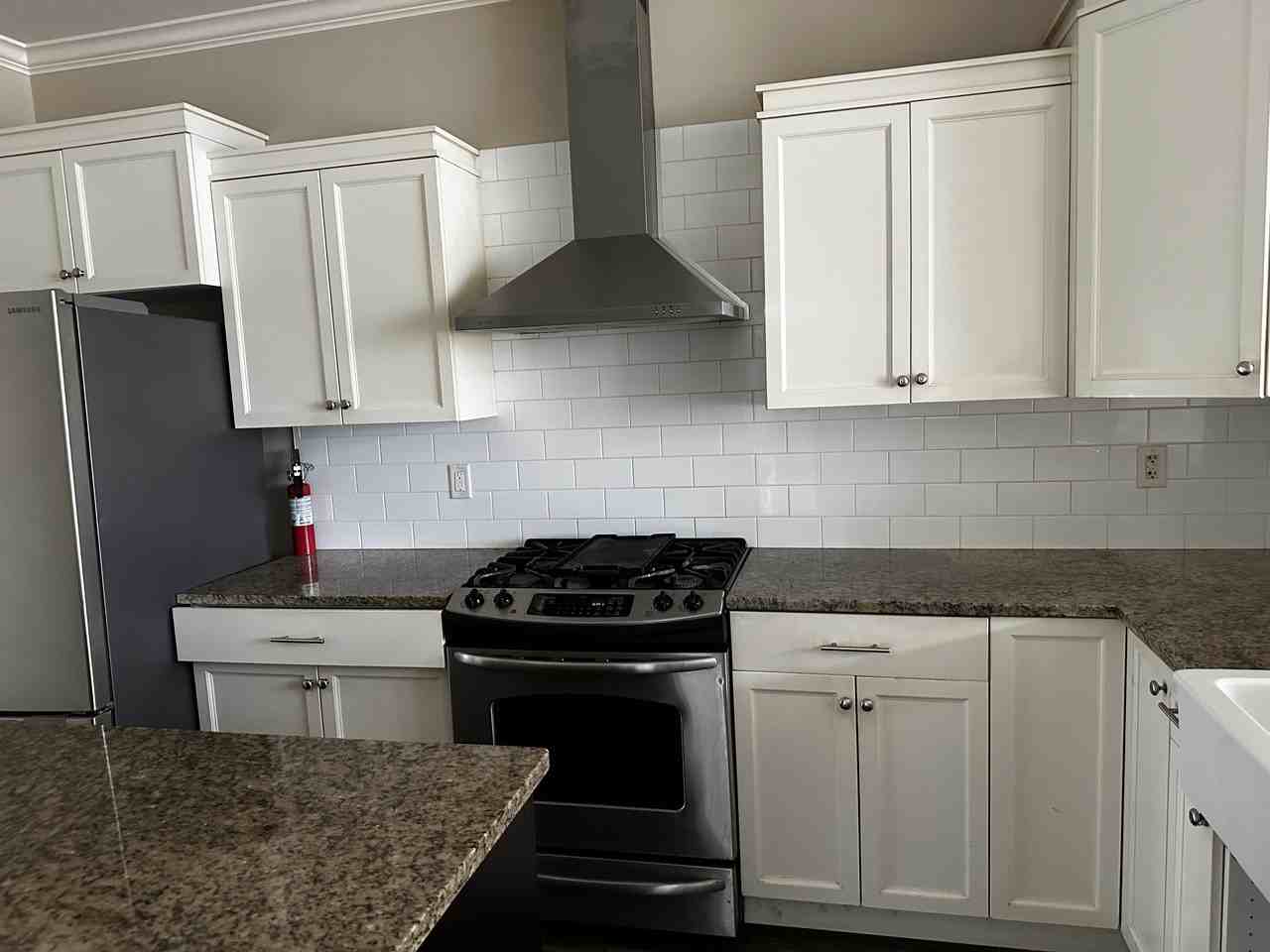 51040 Sophie Crescent - Photo 2 of 16