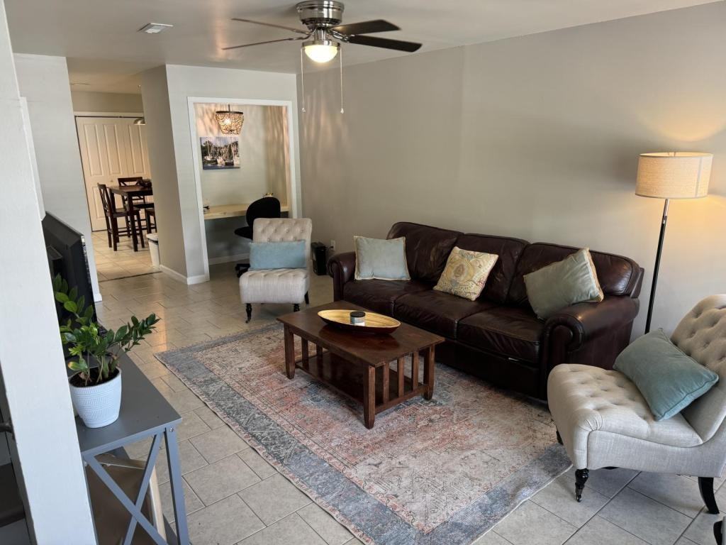 149 Lakeview Dr - Photo 2 of 10