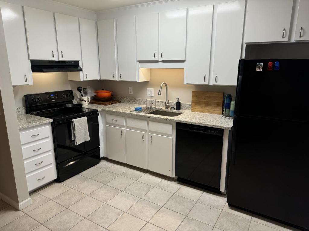 149 Lakeview Dr - Photo 4 of 10