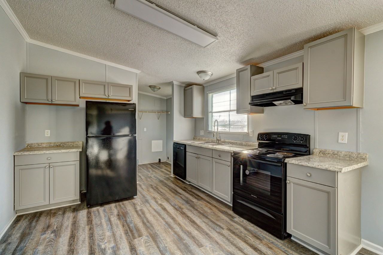 112 Kimbo Dr - Photo 3 of 24