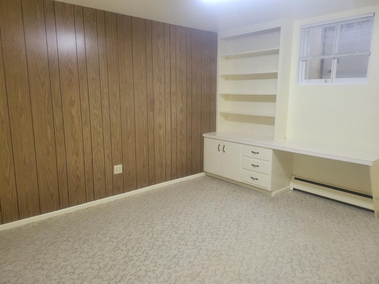 4020 North Ave W - Photo 2 of 13