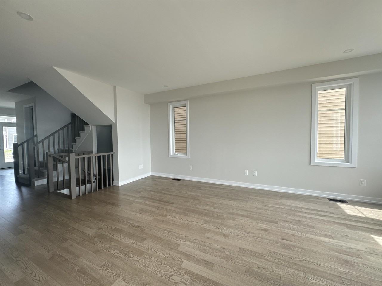 515 Oldenburg Avenue - 1 - Photo 3 of 25