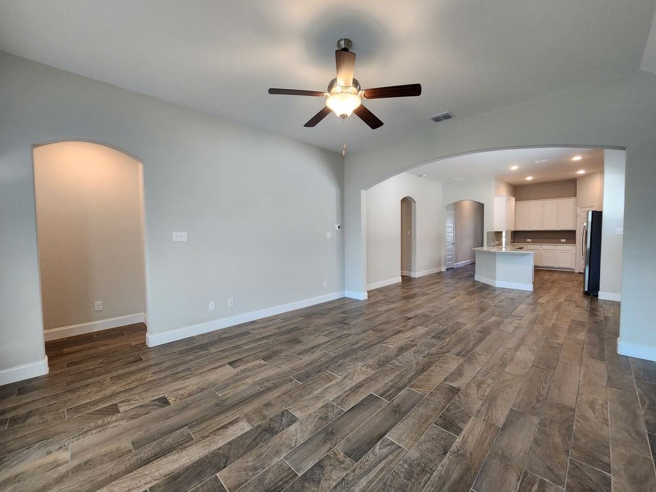 1324 Spring Row St - Photo 3 of 28