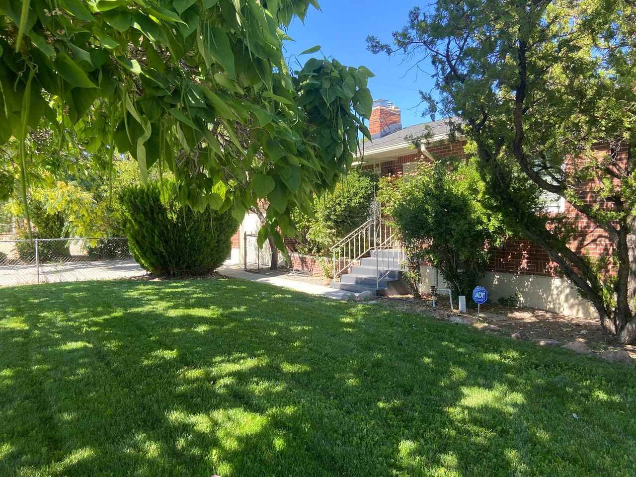 1100 Sutro St - Photo 2 of 40