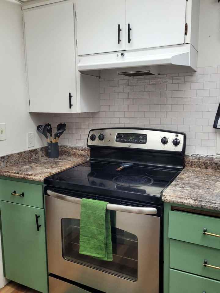 658 Fairbanks St - Photo 2 of 10