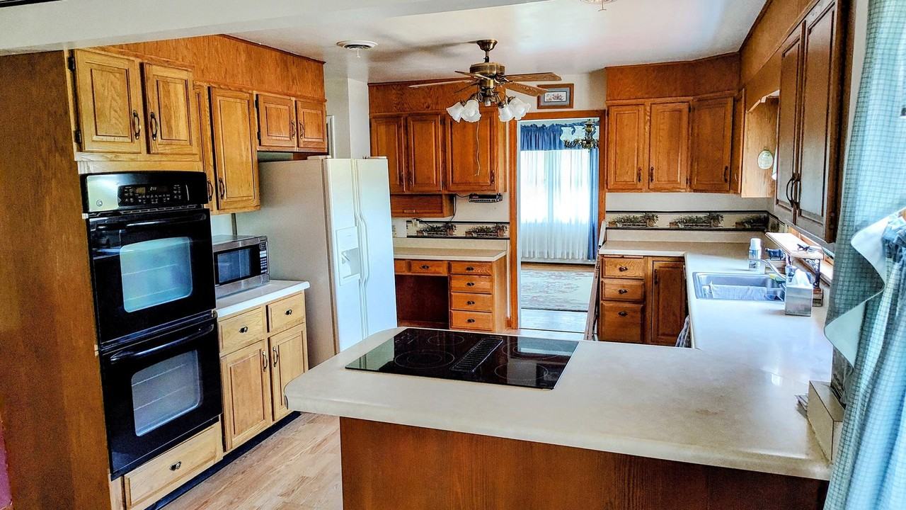 1121 Rigdon Rd - Photo 5 of 22