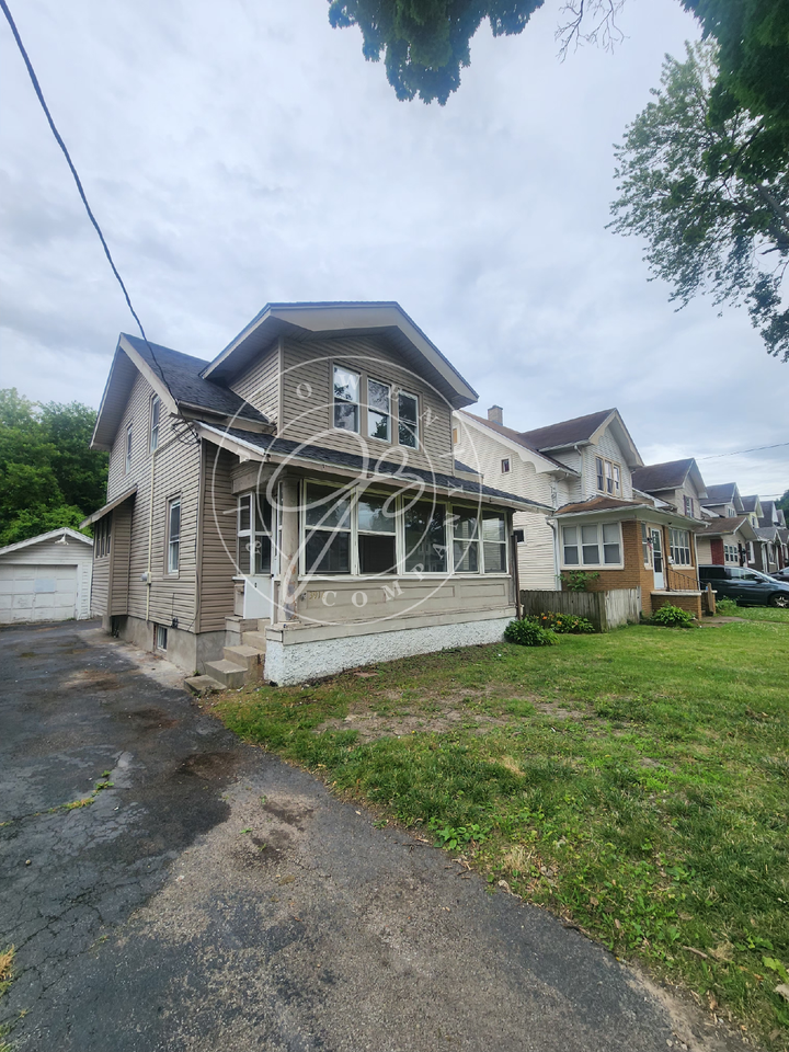 3916 Homewood Ave - Photo 2 of 19