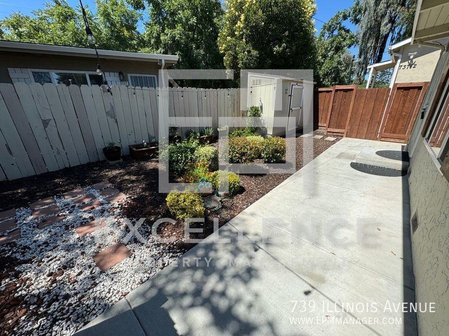 739 Illinois Ave - Photo 2 of 16