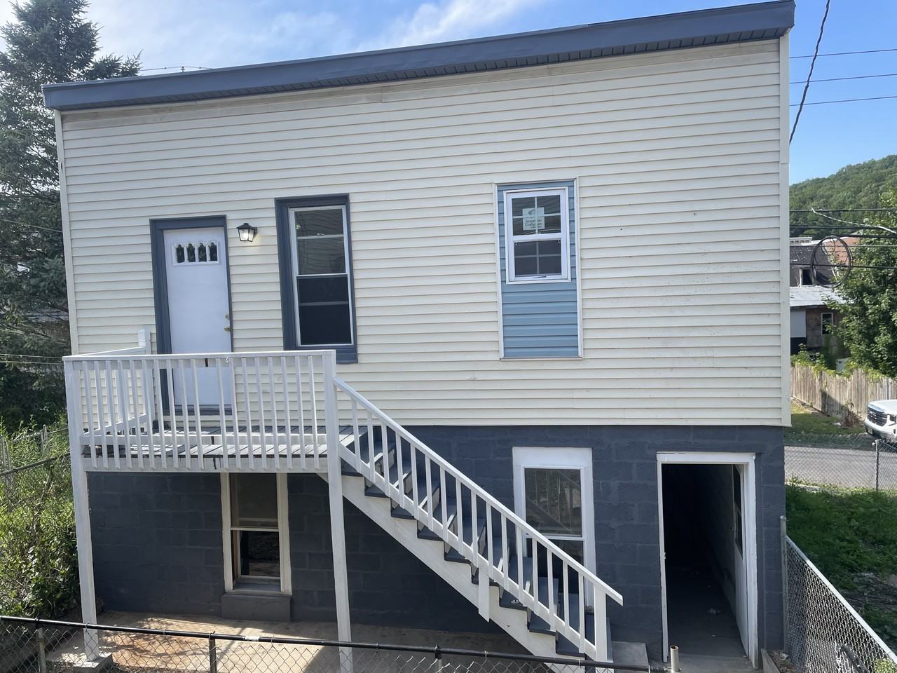 929 Walnut St #1 - Photo 2 of 16