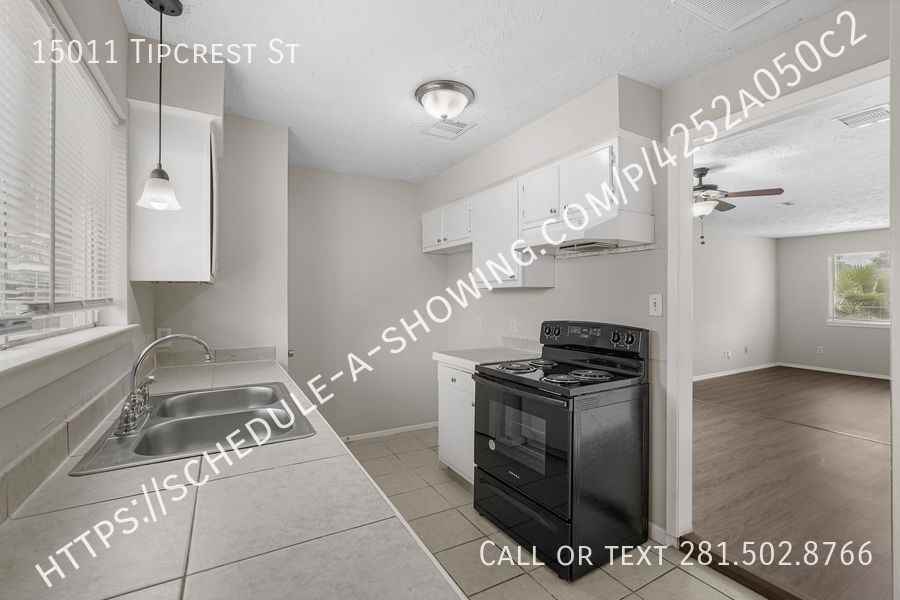 15011 Tipcrest St - Photo 3 of 15