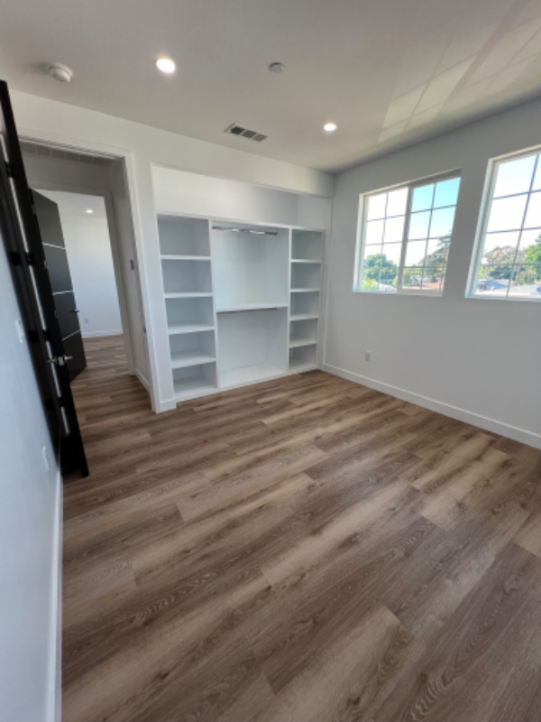2117 E 119th St - Photo 3 of 13