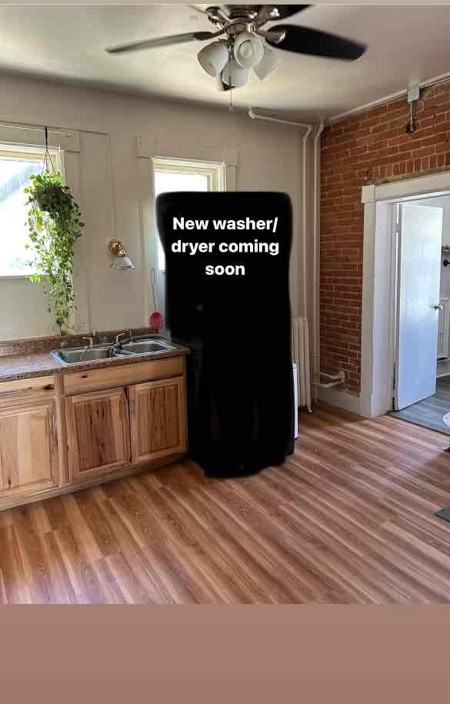 1423 11th St - Photo 2 of 18