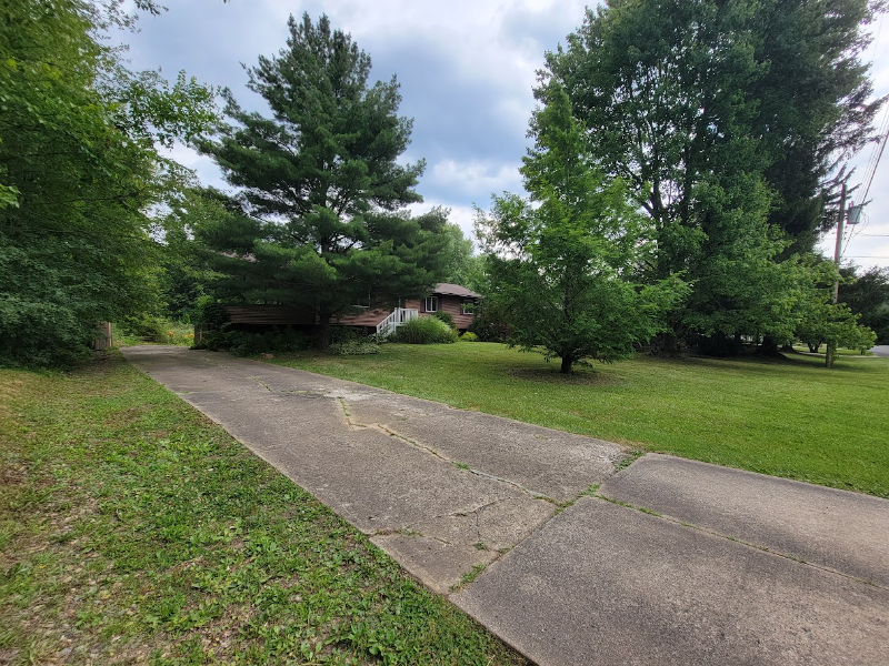 2963 Cliffside Dr - Photo 3 of 16