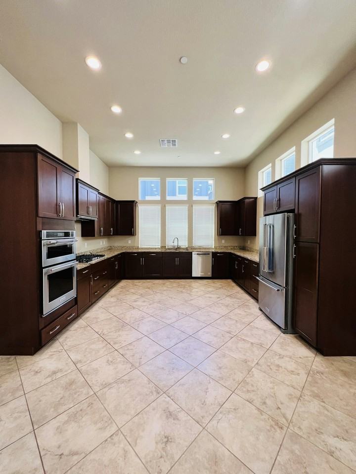 4279 Trolan Lane - Photo 6 of 33