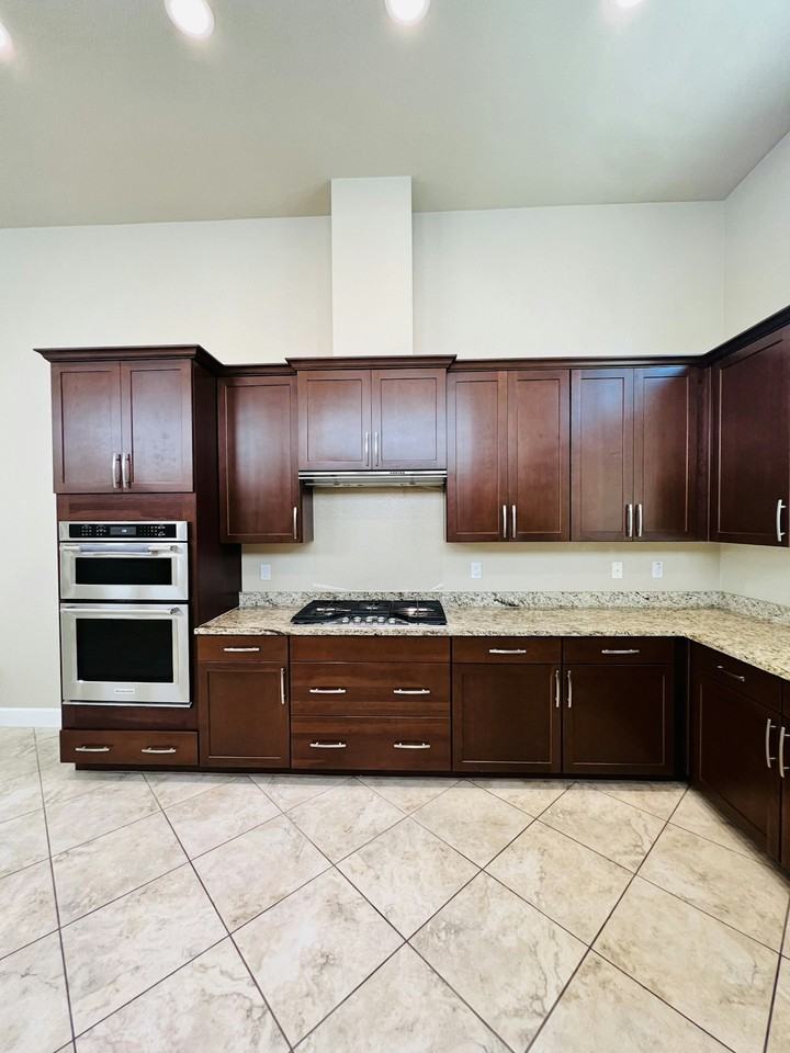 4279 Trolan Lane - Photo 7 of 33
