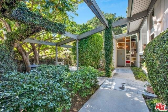 3307 Ledgewood Dr - Photo 3 of 8