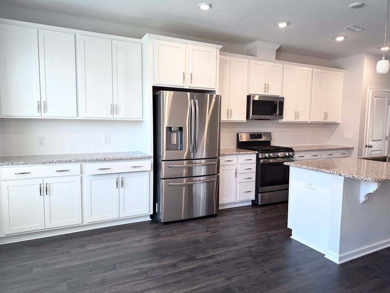 1248 Commack Dr - Photo 6 of 23