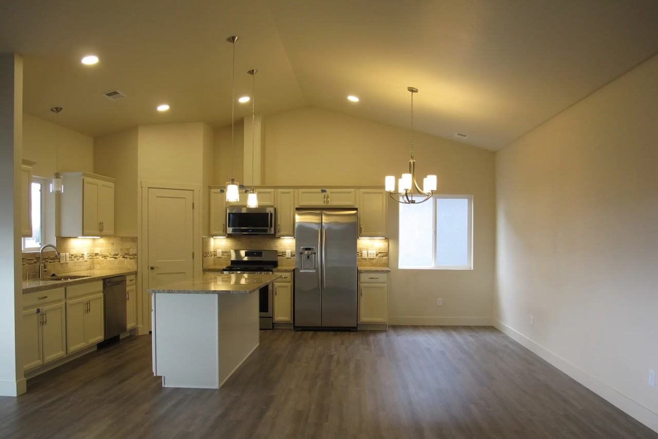 431 San Juan St - Photo 3 of 10