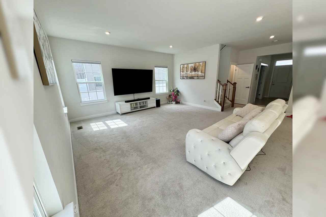 8597 Cobalt Dr - Photo 3 of 32