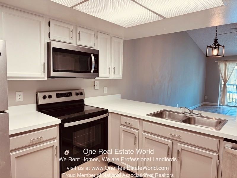 4370 White Pine Ave - Photo 3 of 40