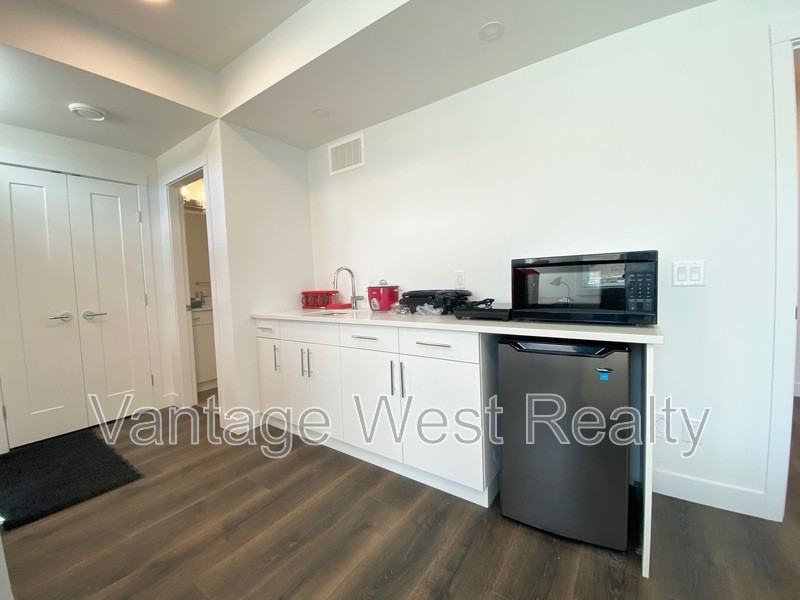 354 Academy Way - Photo 4 of 6