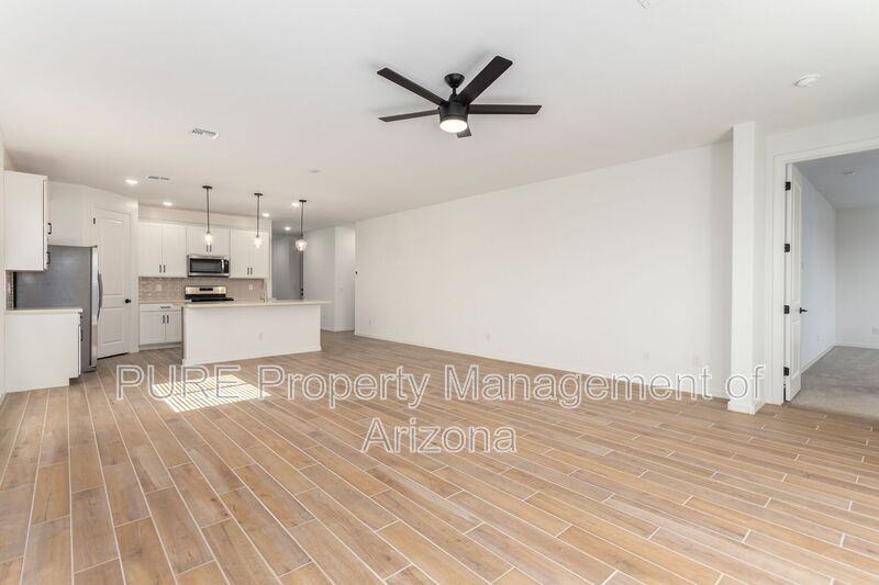 22937 E Roundup Way - Photo 4 of 32
