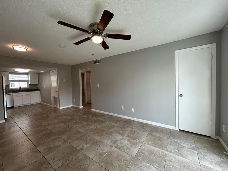 7002 S Kissimmee St - Photo 4 of 14