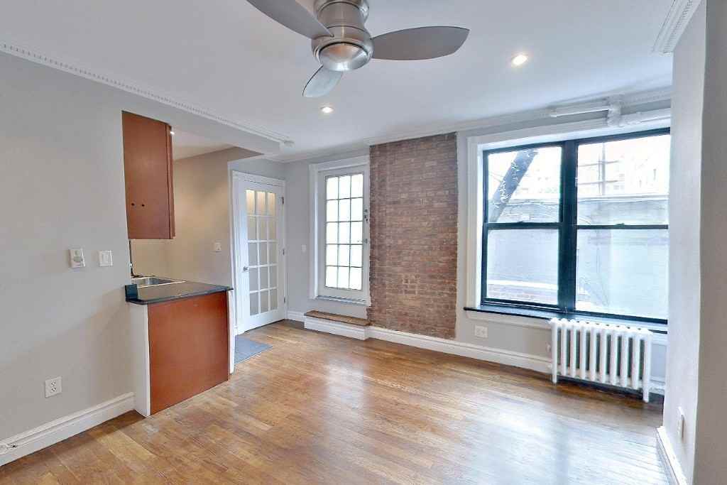 Mott St #5-2A - Photo 2 of 7