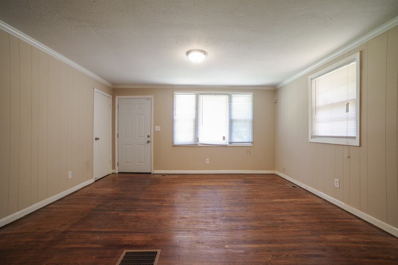 355 Blair Villa Dr Se - Photo 2 of 11