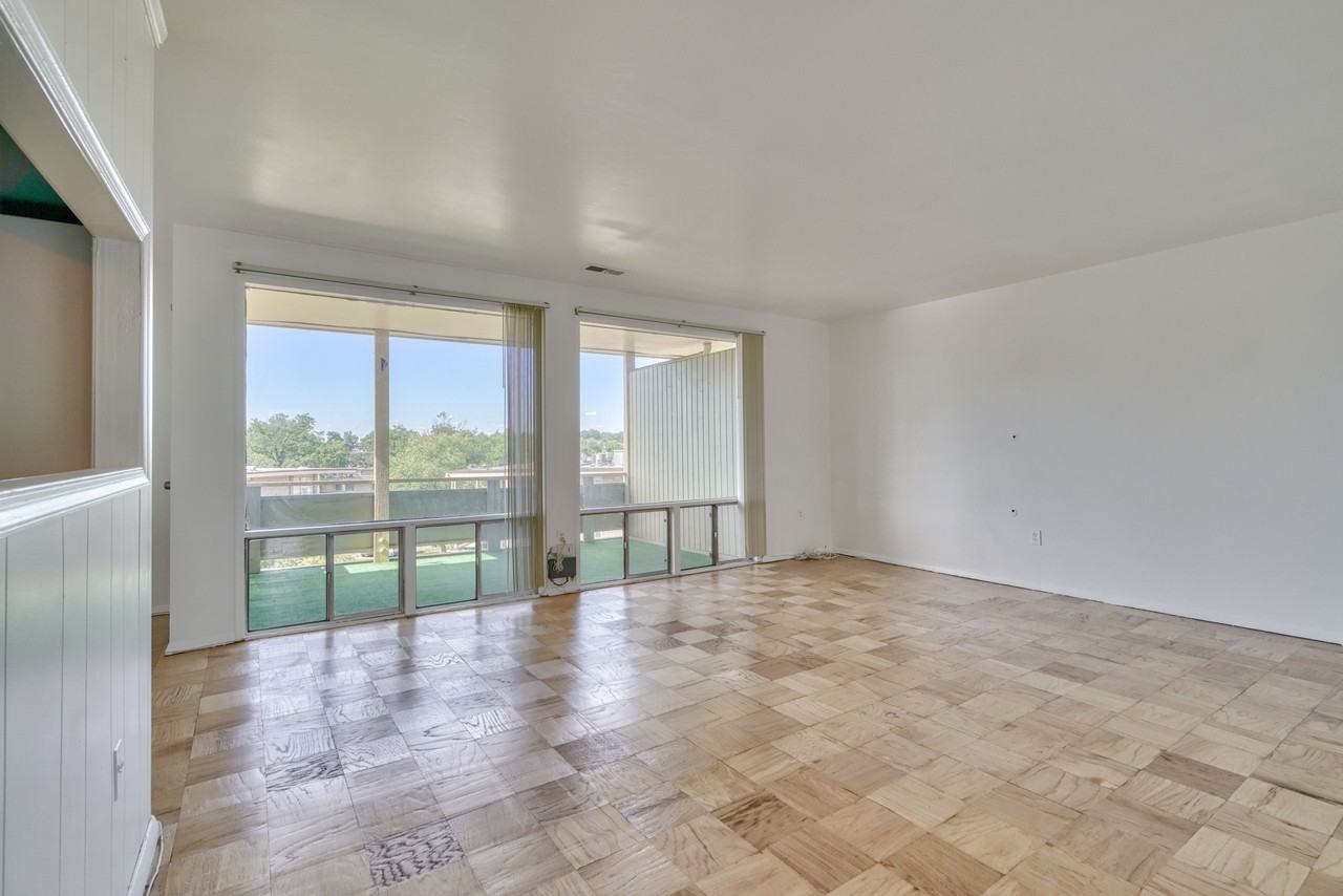 7308 Donnell Pl #D2 - Photo 3 of 18