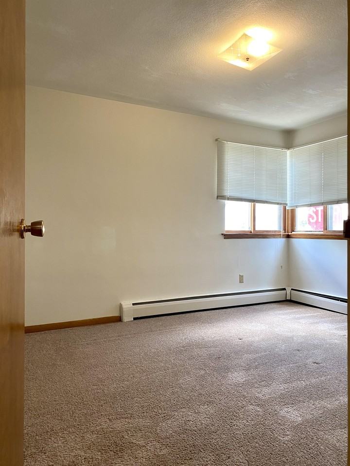 Carriage Hill Apartments - Photo 3 of 11