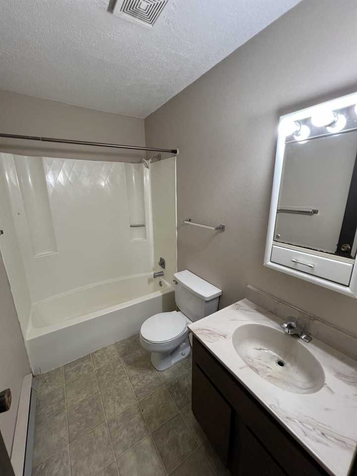 508 N Kline St - Photo 2 of 10