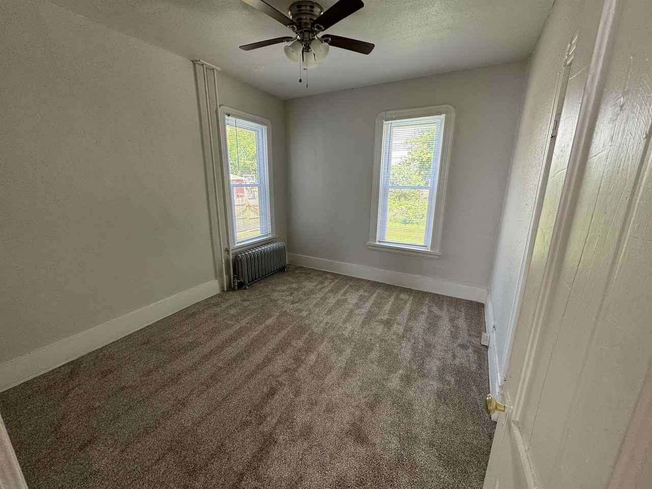 140 W 2nd St - Photo 3 of 11