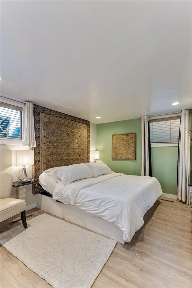 1538 Southeast #B - Photo 2 of 30