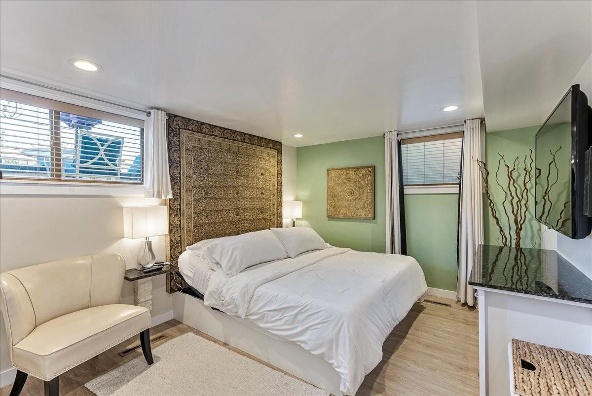 1538 Southeast #B - Photo 4 of 30