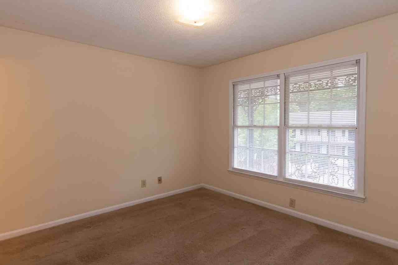 Affordable 1 bedroom units just 1 mile from UGA campus! - Photo 7 of 10