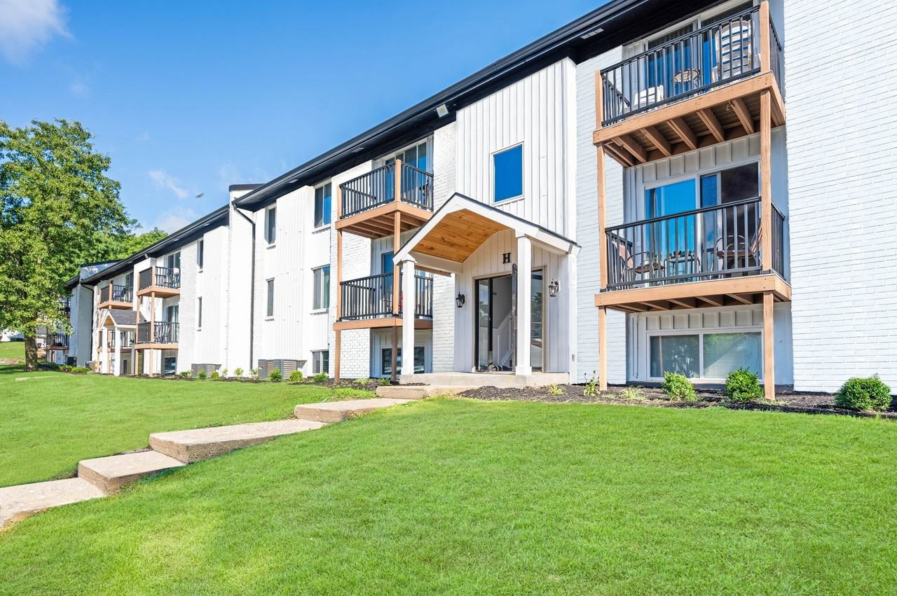 8Ninety at Loveland - Photo 3 of 50