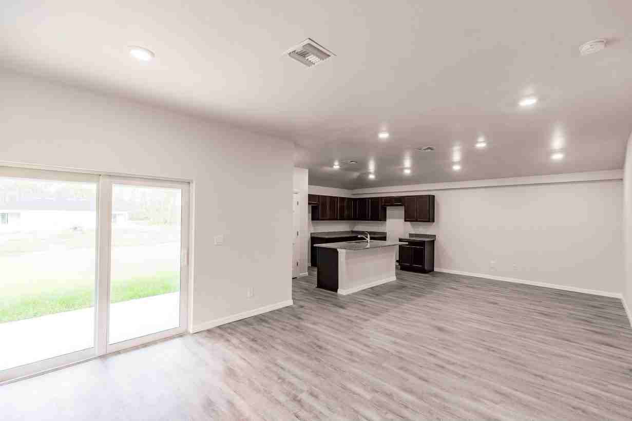 1935 Laverna Ave - Photo 3 of 14