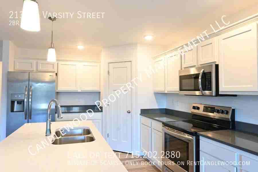 213315 Varsity St - Photo 3 of 42