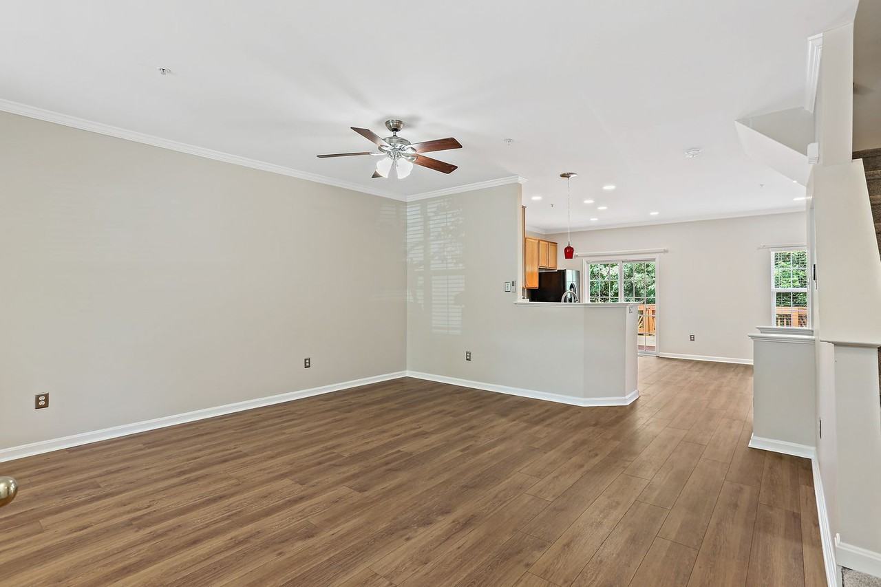 1407 Chessie Ct - Photo 2 of 14