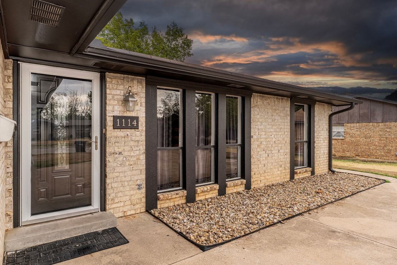 1114 Osage St - Photo 2 of 29