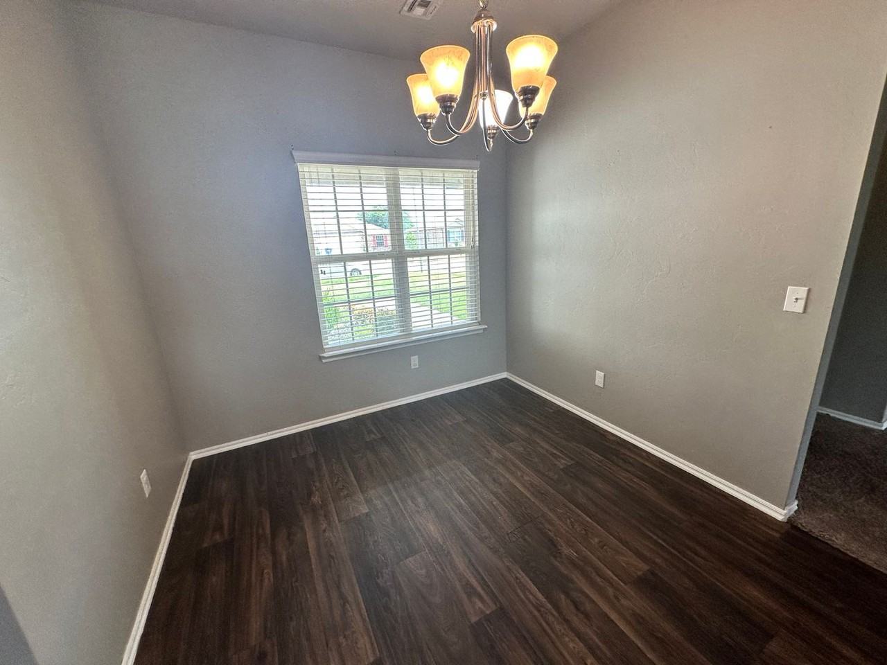 1933 W Autumn Way - Photo 7 of 38