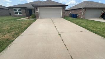 featured image of 1933 W Autumn Way