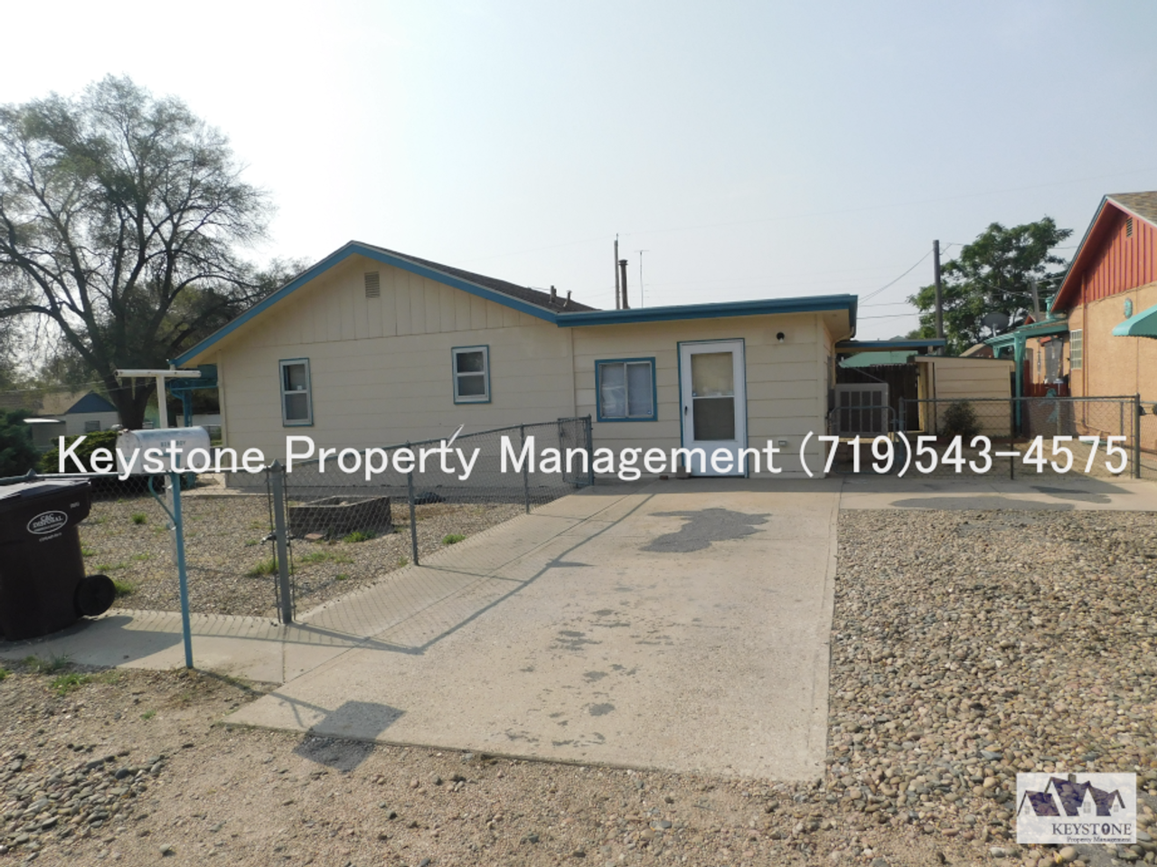 819 Troy Ave - Photo 2 of 17