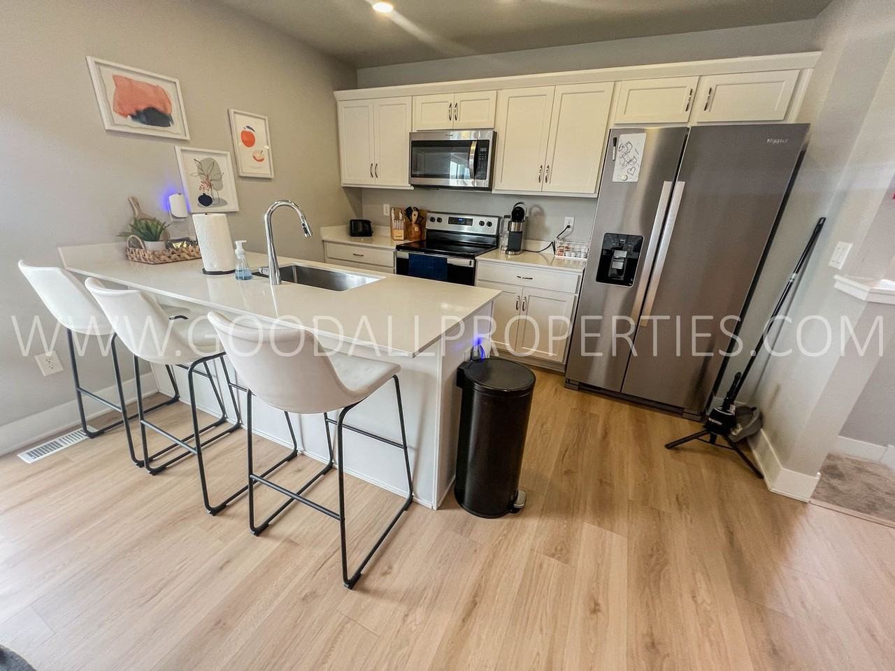 1420 Ne Cedarwood Dr - Photo 2 of 20