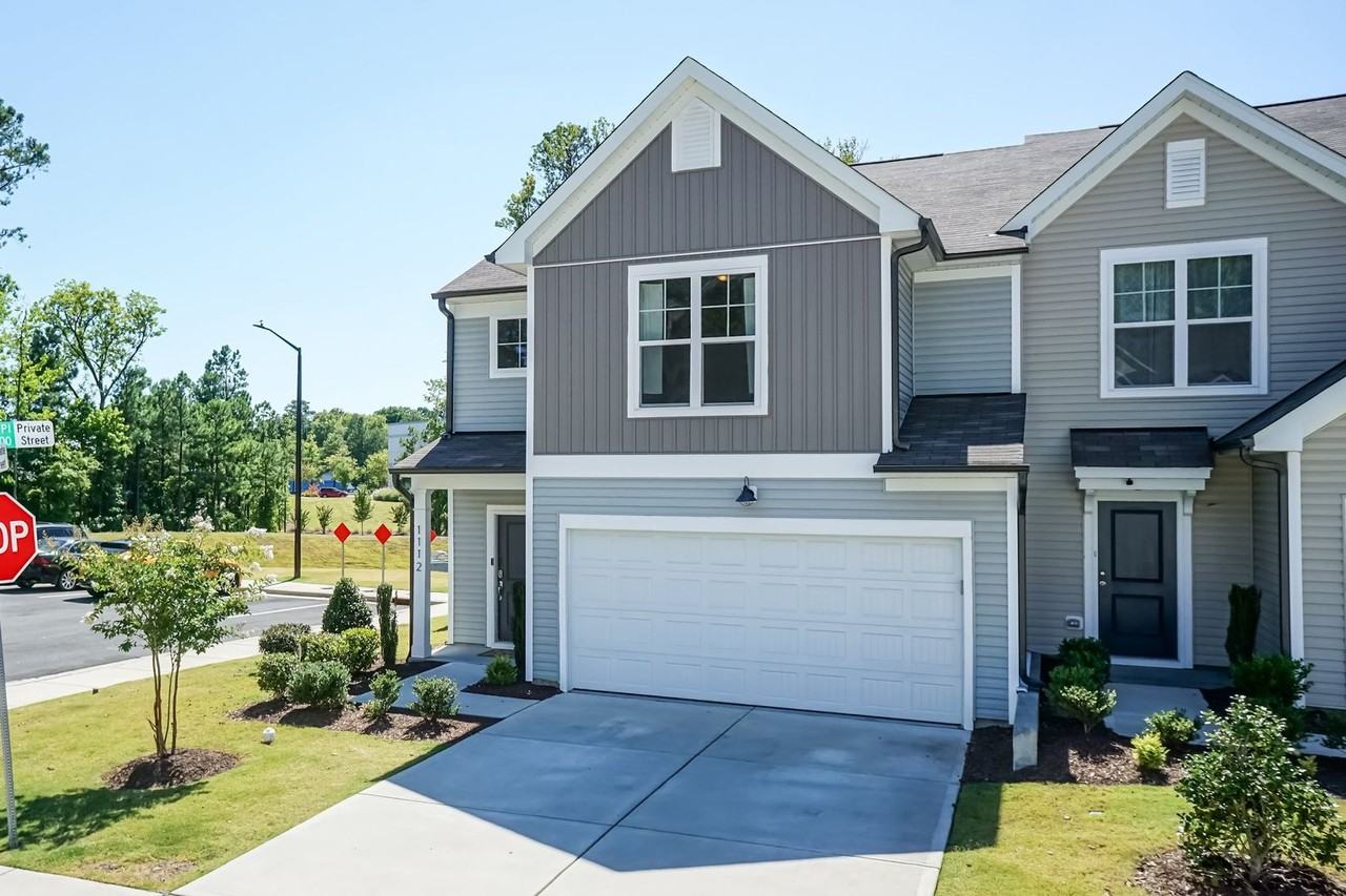 1112 Tigerlily Way - Photo 2 of 30