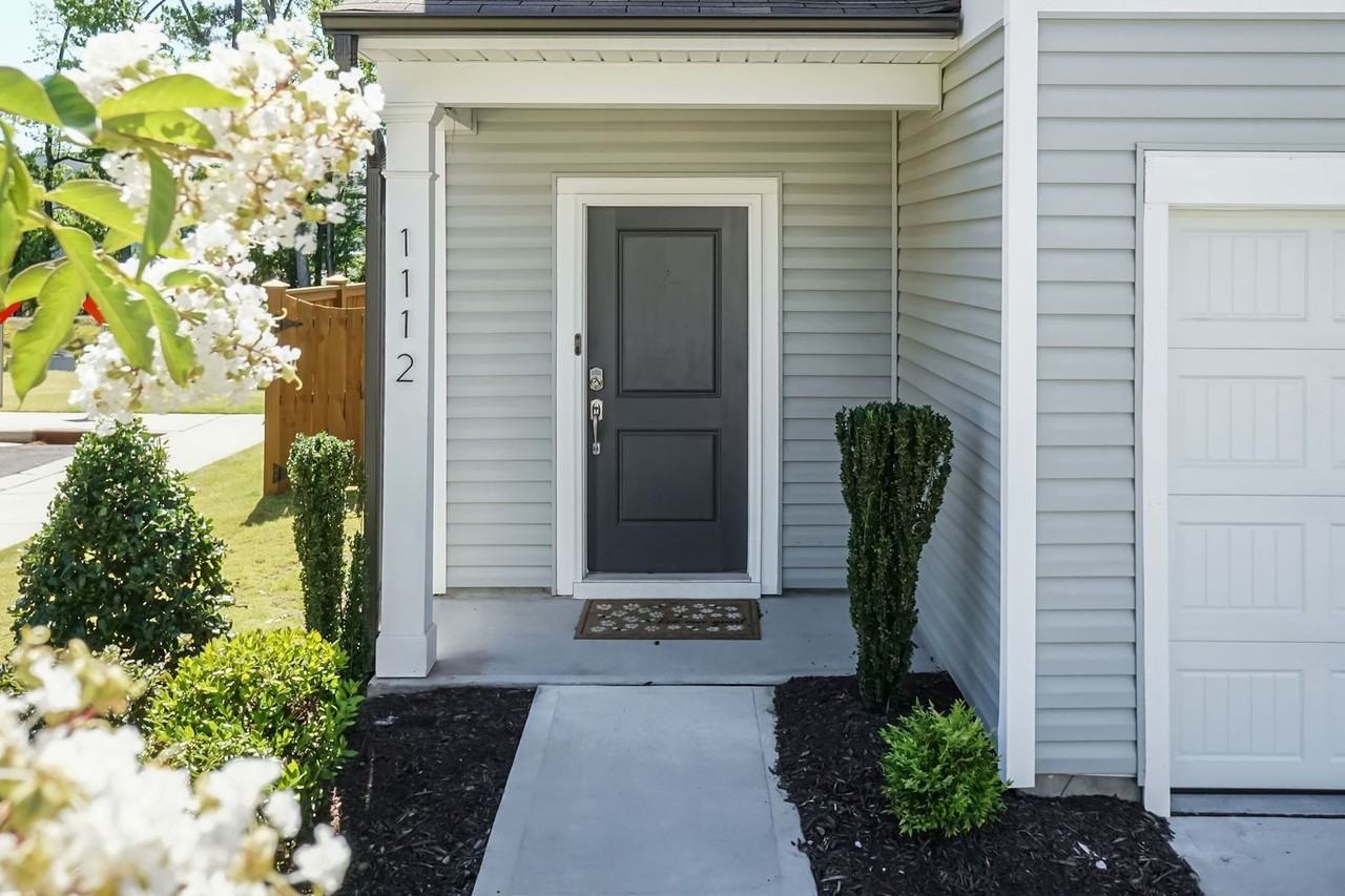 1112 Tigerlily Way - Photo 3 of 30