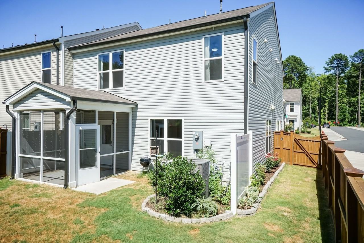 1112 Tigerlily Way - Photo 5 of 30